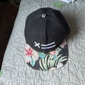 Tomboy X black tropical floral cap hat one size
